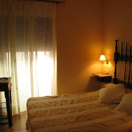 Hotel Don Carlos Cáceres Kültér fotó