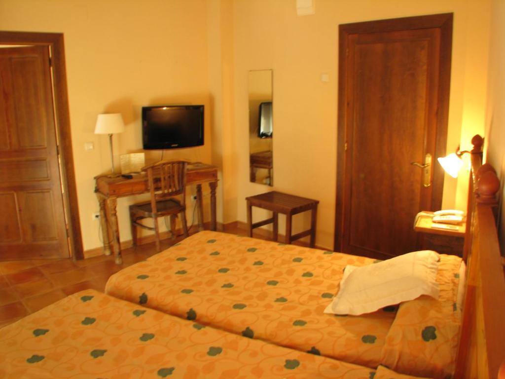 Hotel Don Carlos Cáceres Szoba fotó