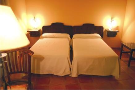 Hotel Don Carlos Cáceres Szoba fotó