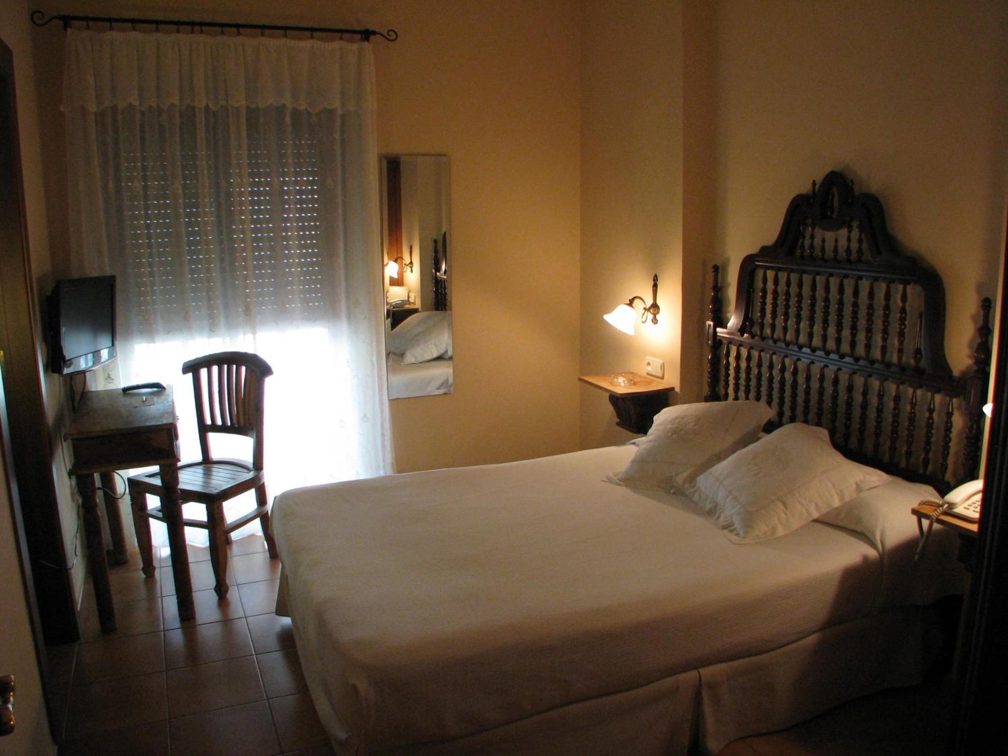 Hotel Don Carlos Cáceres Kültér fotó