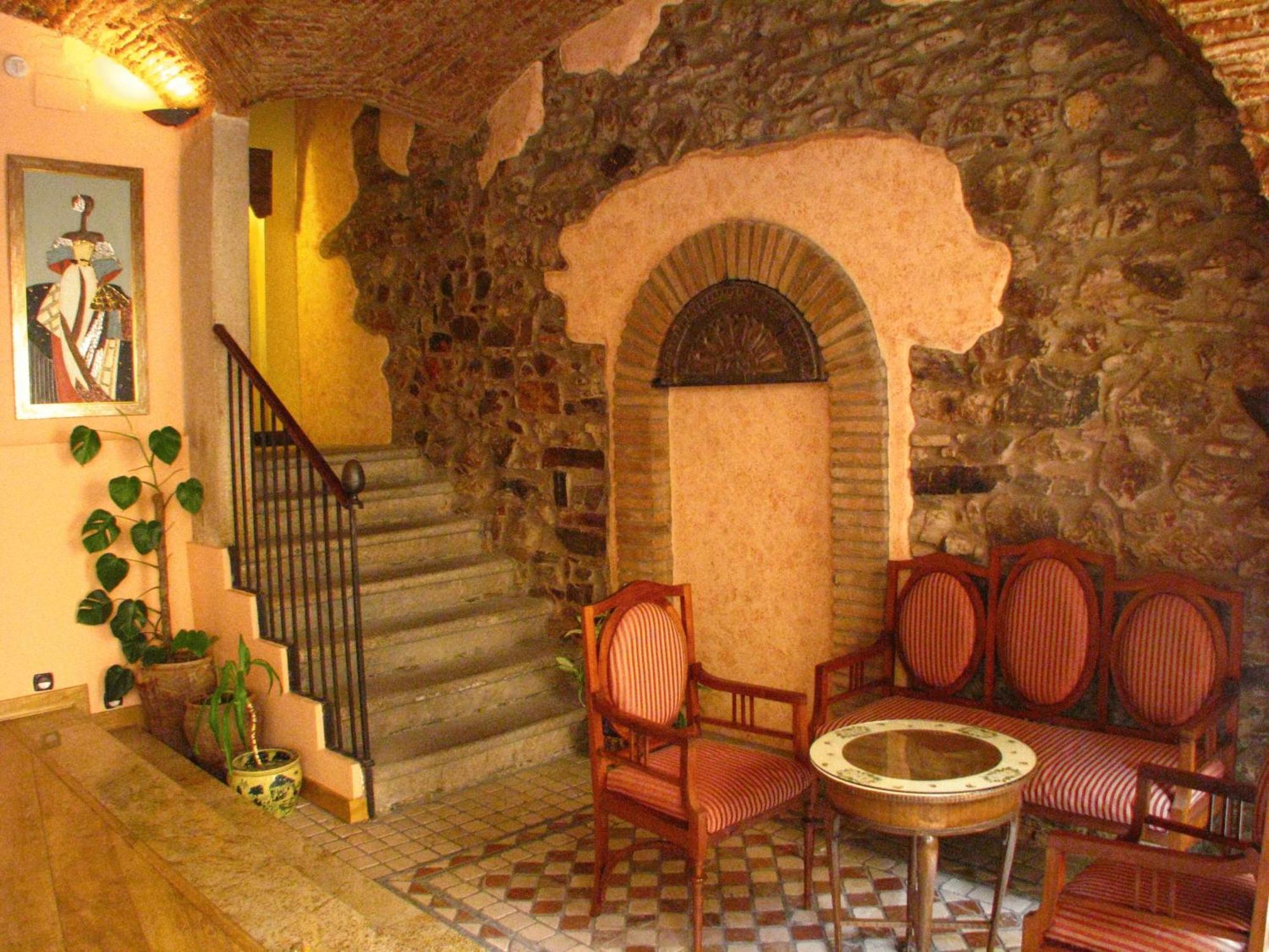 Hotel Don Carlos Cáceres Kültér fotó