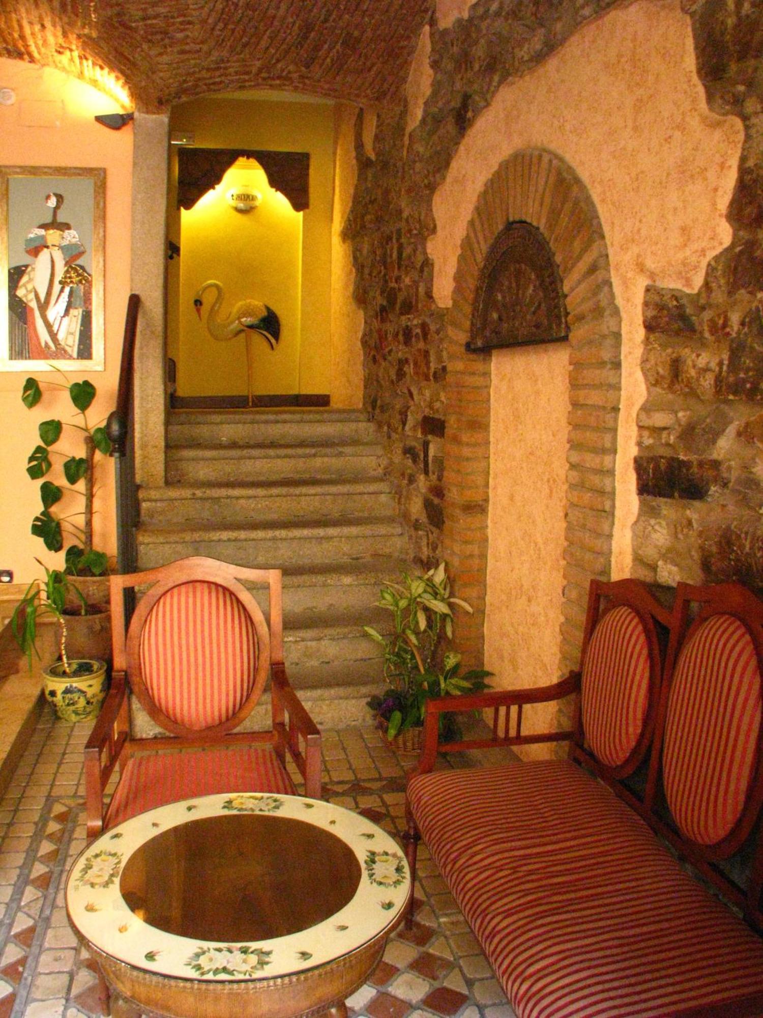 Hotel Don Carlos Cáceres Kültér fotó