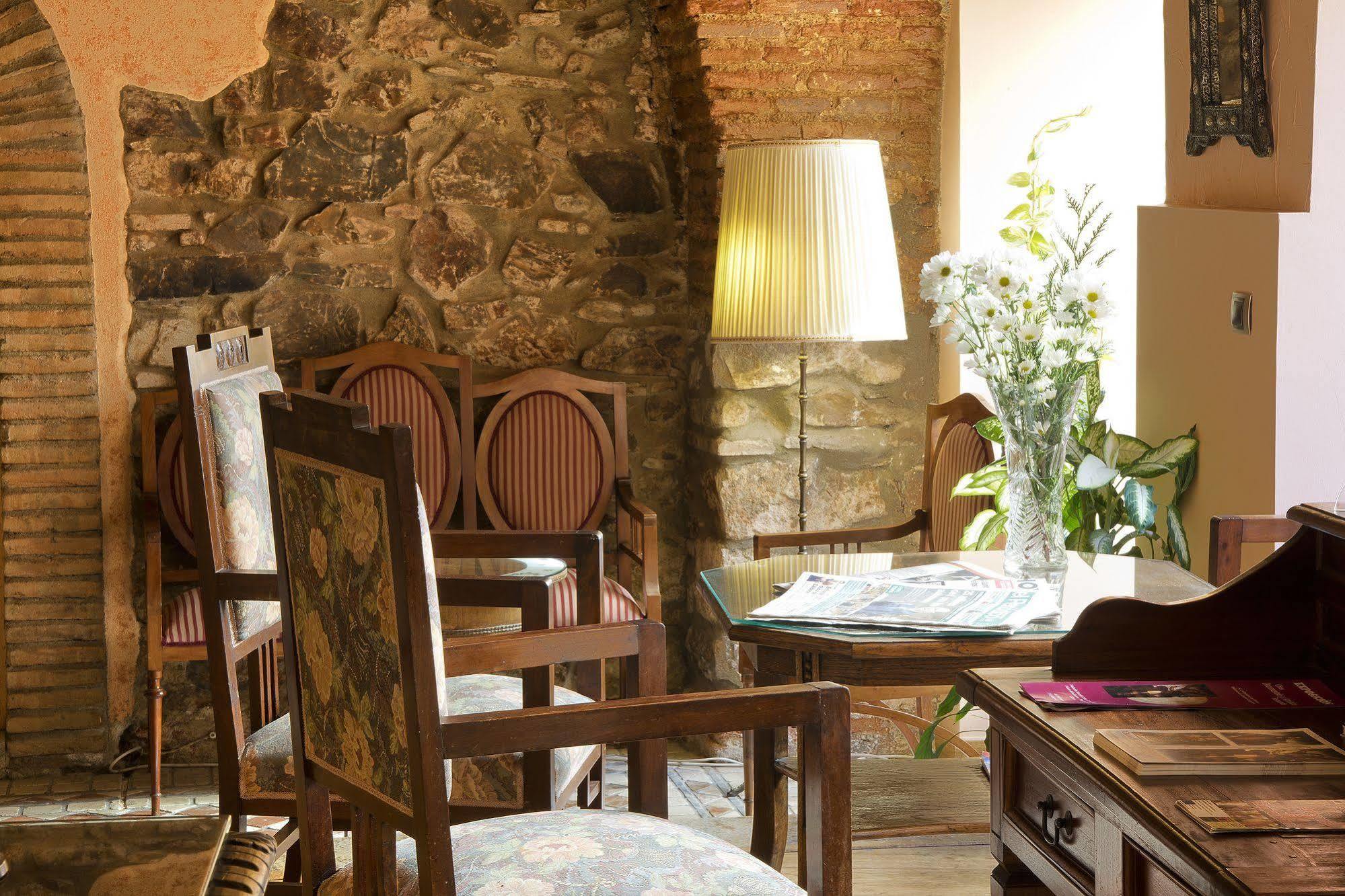 Hotel Don Carlos Cáceres Kültér fotó