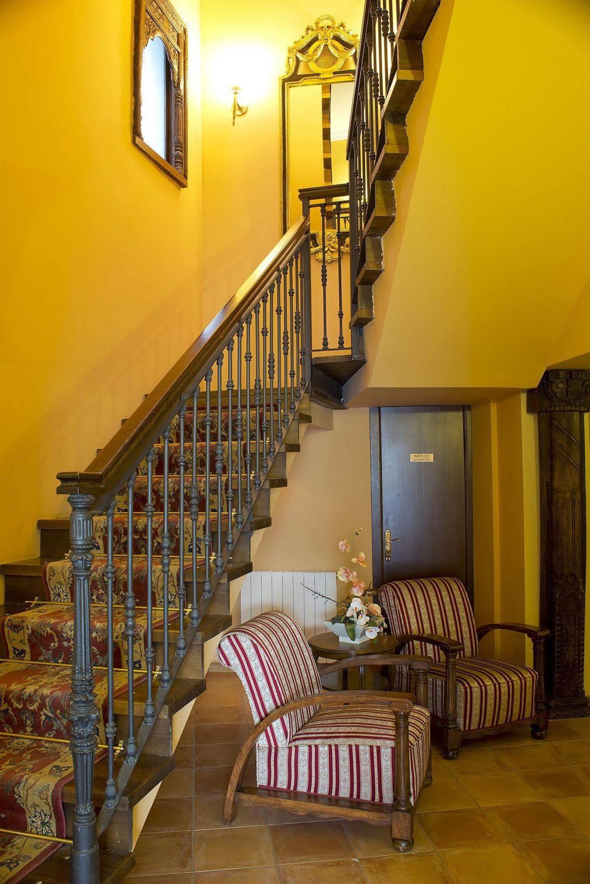 Hotel Don Carlos Cáceres Kültér fotó